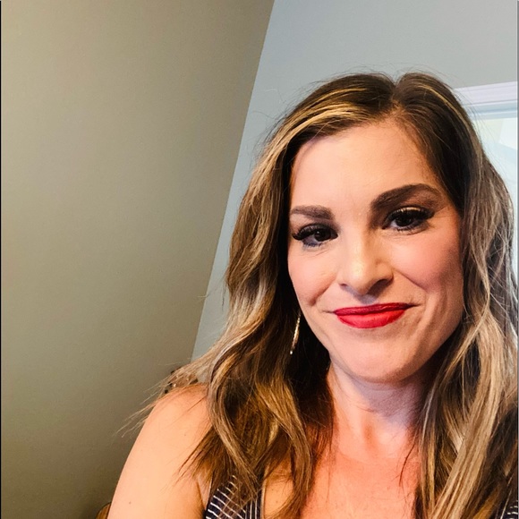 Meet your Posher, Amber - Picture 1 of 1